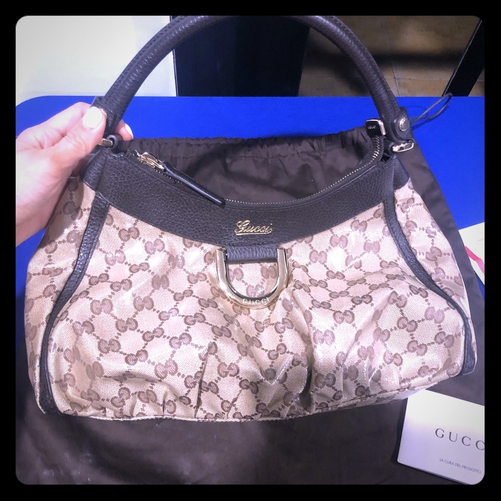 Authentic beautiful Gucci handle bag.